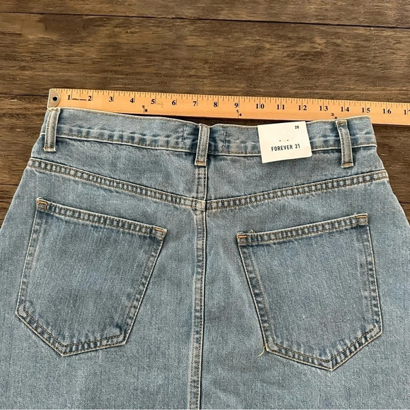 NWT Forever 21 size 28/6 Light Wash 100% Cotton Button Up Denim Mini Skirt Jean - Picture 5 of 6